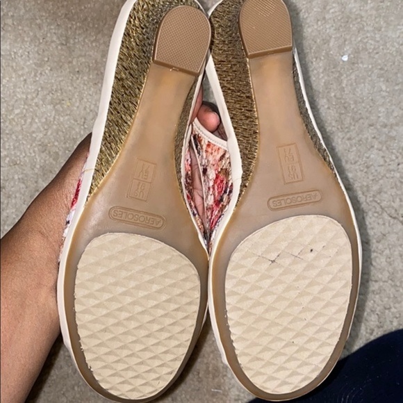 Dozen Roses Wedge Slingback Open Toe Wedge In 9.5 - Picture 4 of 4